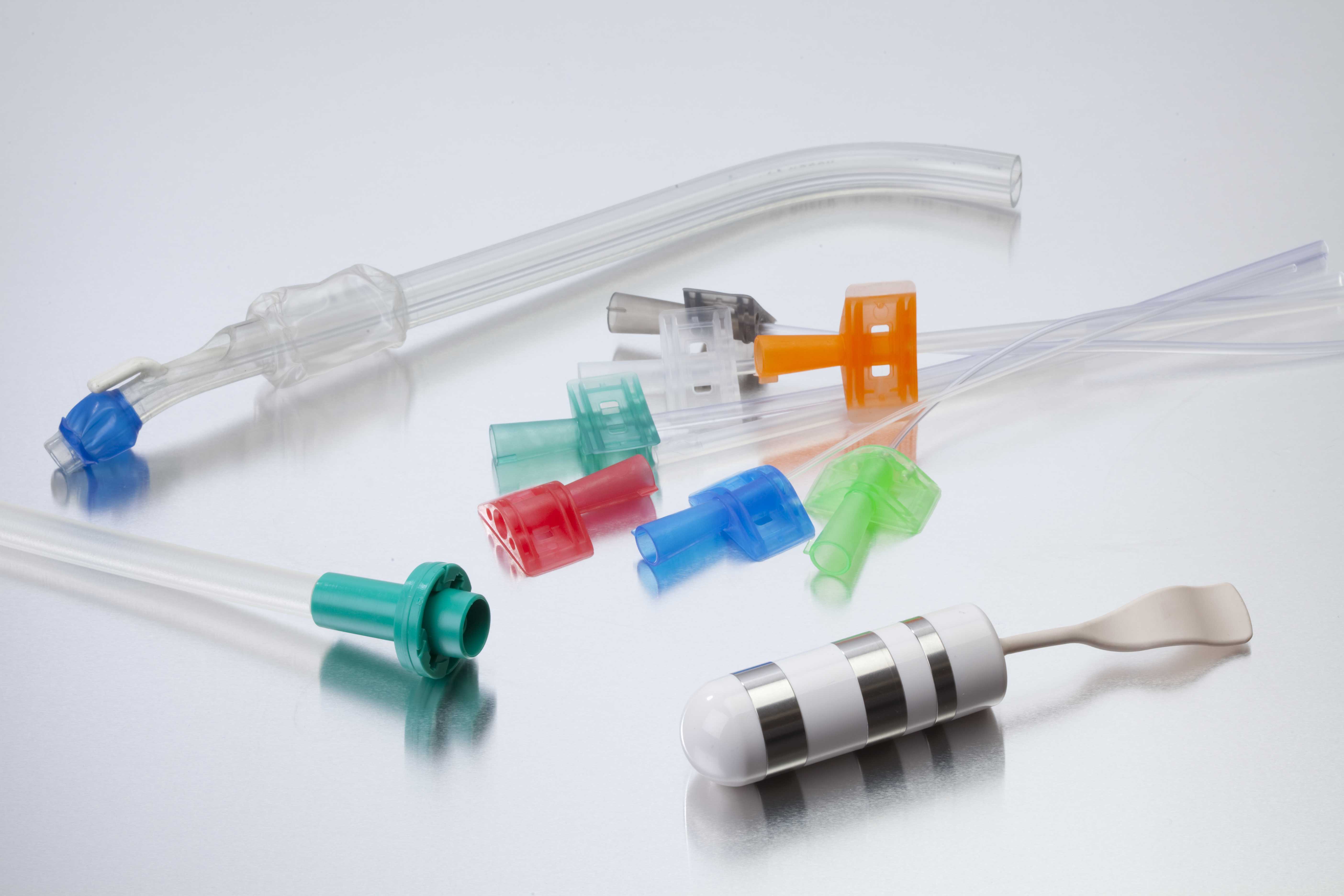 Syneo développe un process de collage spécifique  pour les tubes et raccords  médicaux